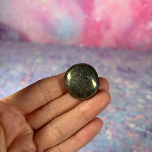 Pyrite Cluster Mini Flat Palm MIsfit