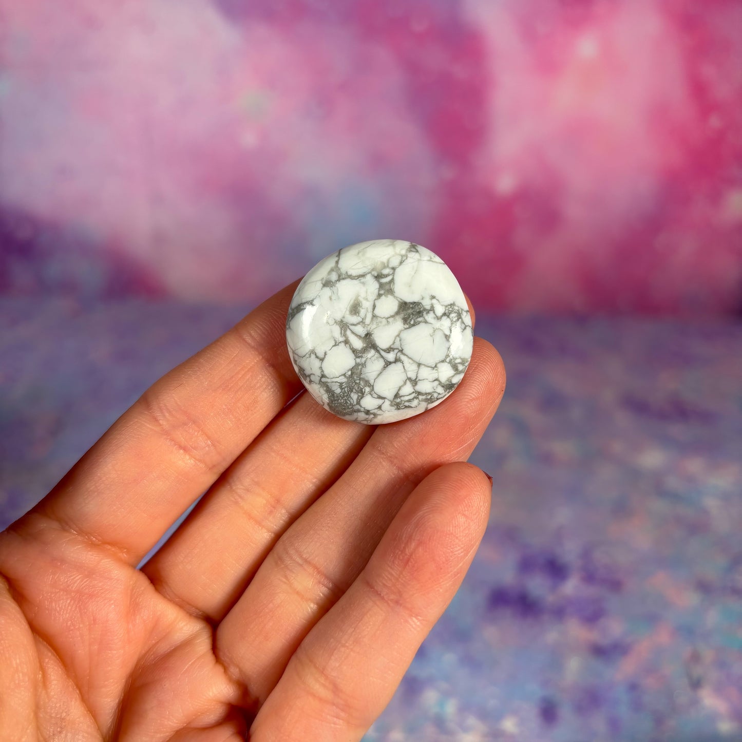 Howlite Mini Flat Palm