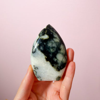 Rutile Serpentine Flames