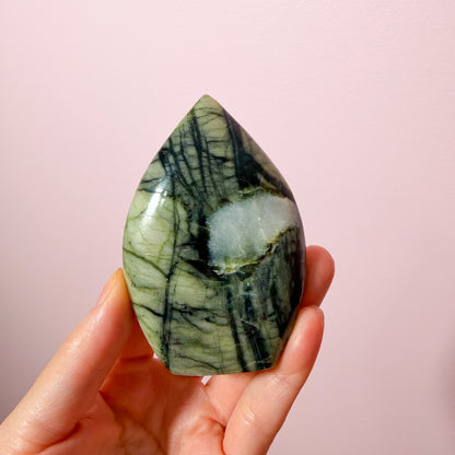Rutile Serpentine Flames